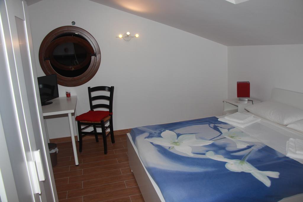 B&B La Terrazza Di ฟรัสกาตี ห้อง รูปภาพ