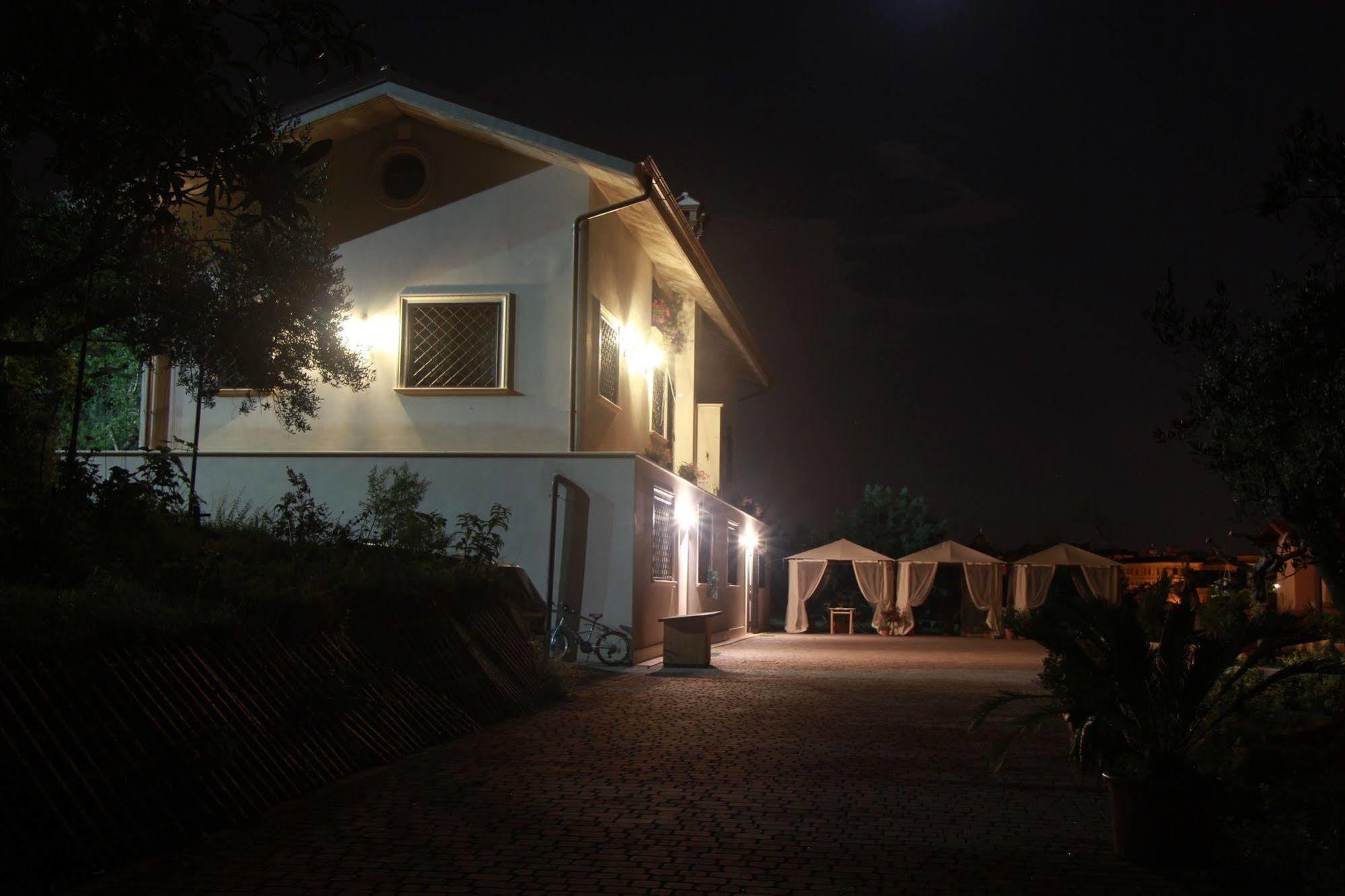 B&B La Terrazza Di ฟรัสกาตี ภายนอก รูปภาพ
