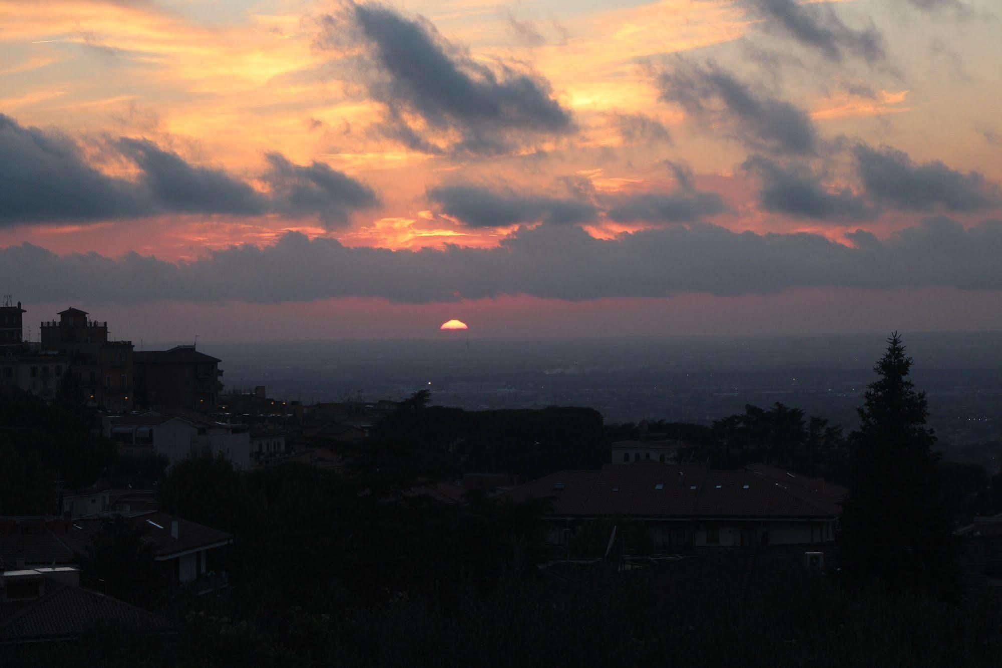 B&B La Terrazza Di ฟรัสกาตี ภายนอก รูปภาพ